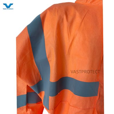 CE Tipo 5 6 certificato USA PPE monouso SMS 56GSM Camicia arancione con nastro riflettente
