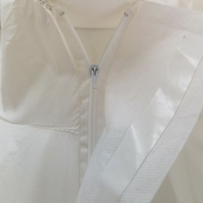 175*140cm PP impermeabile PE Tipo5 6 Cat3 Bianco 60GSM Coverall per il mercato USA