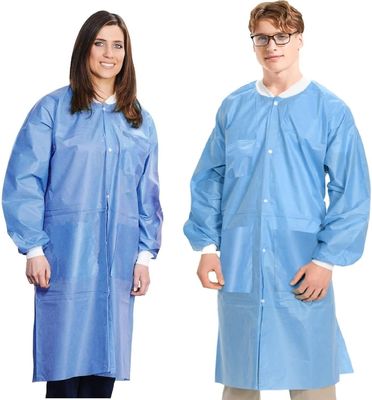 Abiti da laboratorio monouso a prova di polvere per adulti con manette e tasche a maglia certificati ISO9001