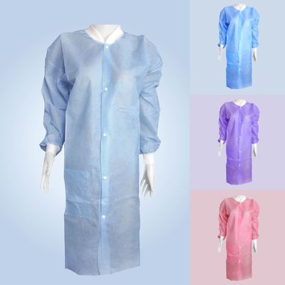 Abiti da laboratorio Sky Blue per adulti PPE Spp SMS 45GSM Verniciatura anti-splash con colletto Mao
